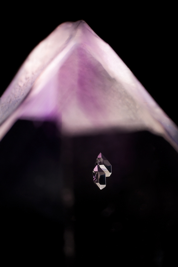 Image 5: Negative crystals in amethyst. Image by Danny Sanchez